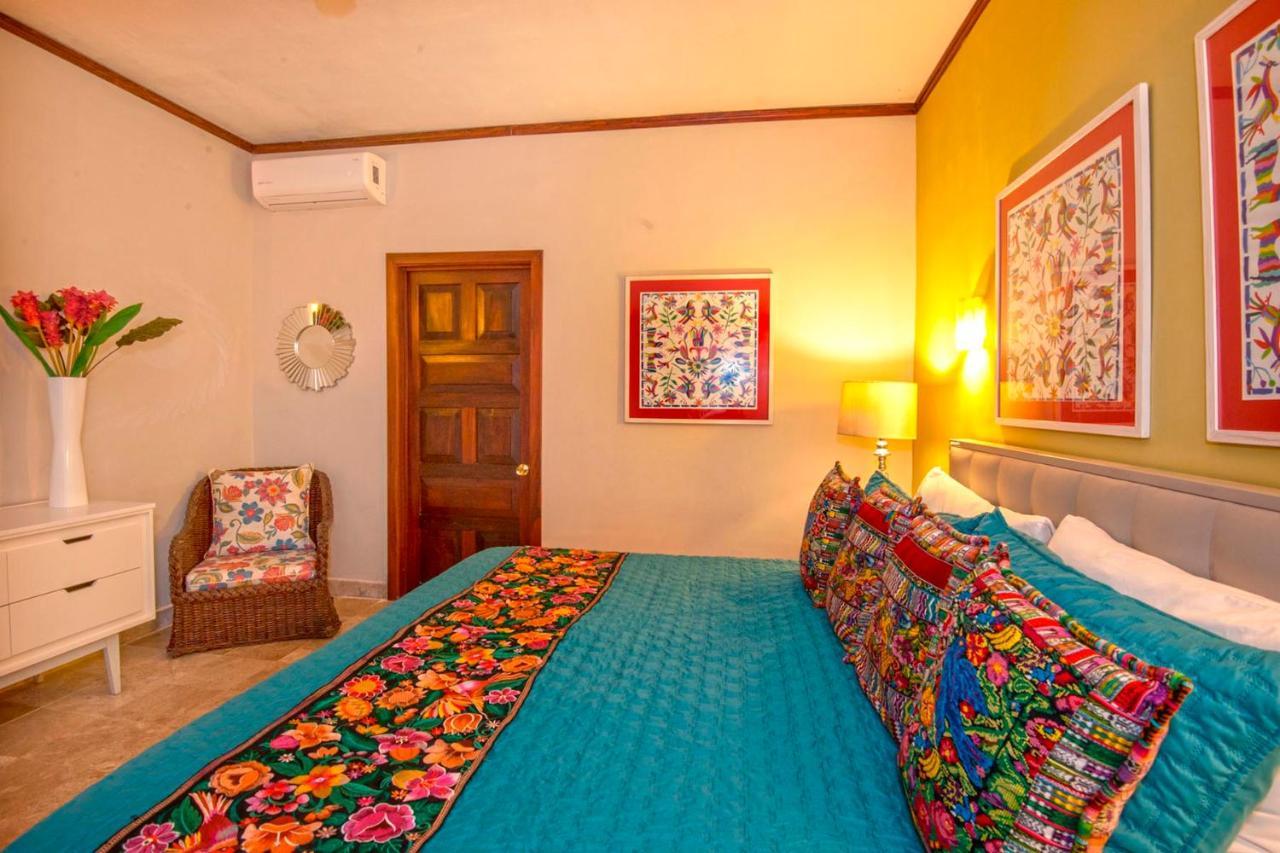 Vallarta Shores Beach Hotel プエルトバラータ エクステリア 写真