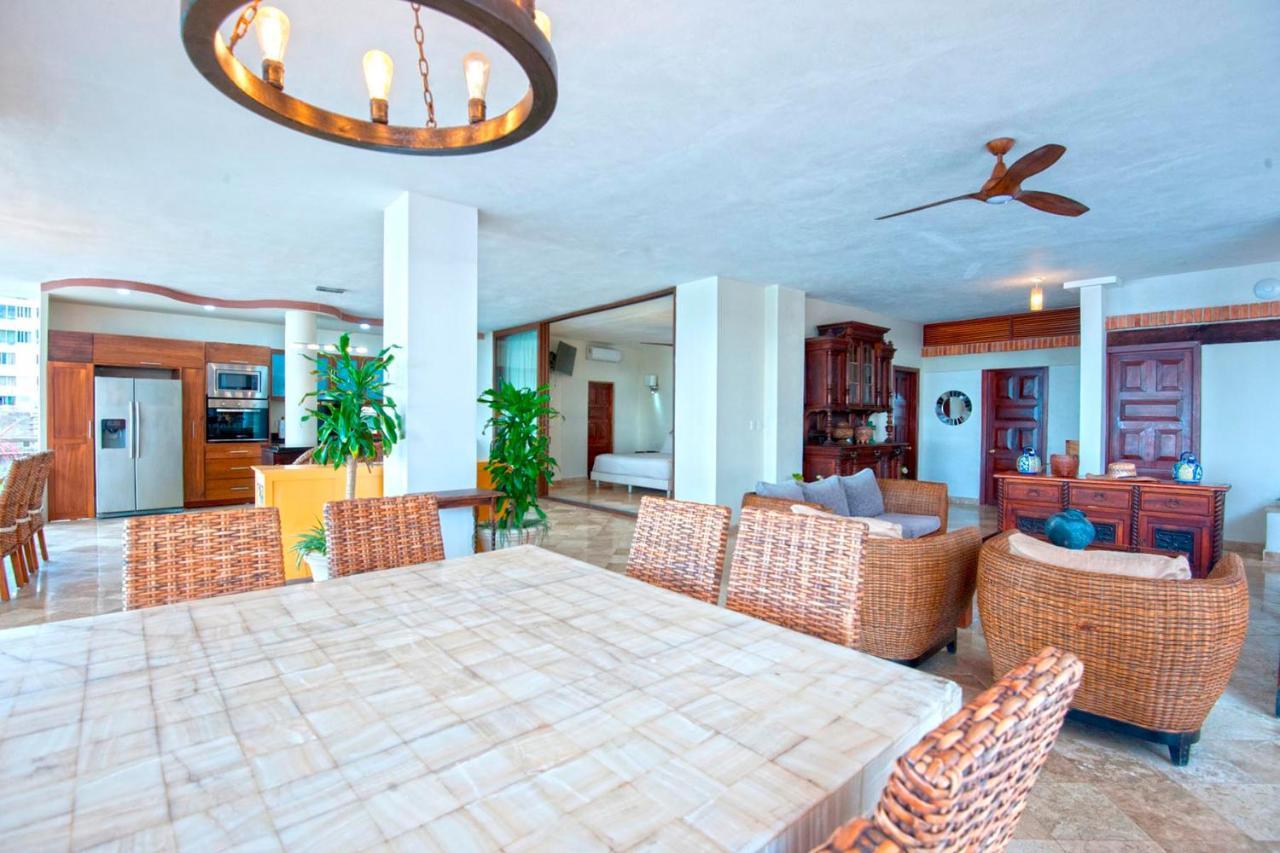 Vallarta Shores Beach Hotel プエルトバラータ エクステリア 写真