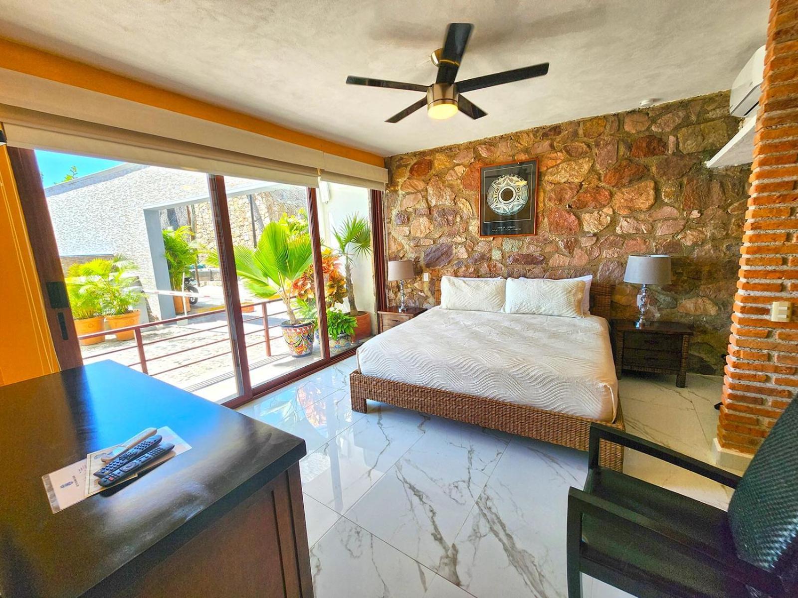 Vallarta Shores Beach Hotel プエルトバラータ エクステリア 写真