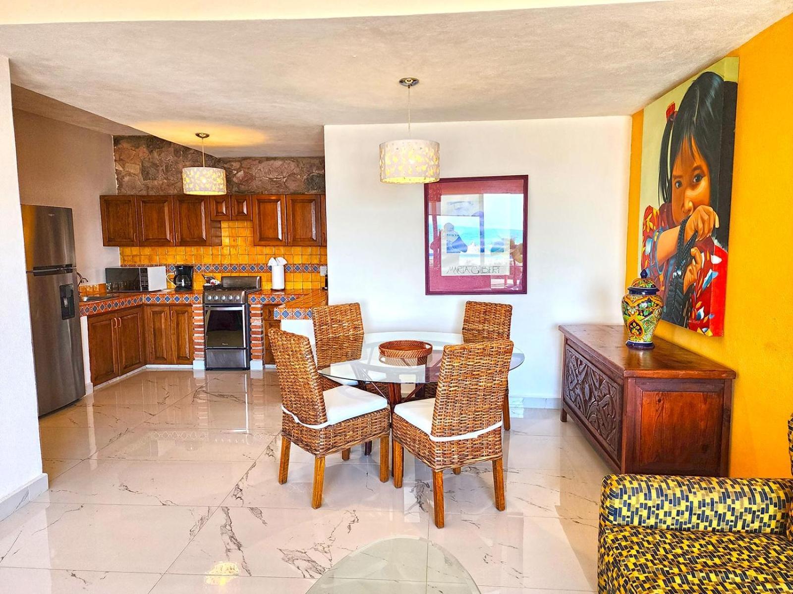 Vallarta Shores Beach Hotel プエルトバラータ エクステリア 写真
