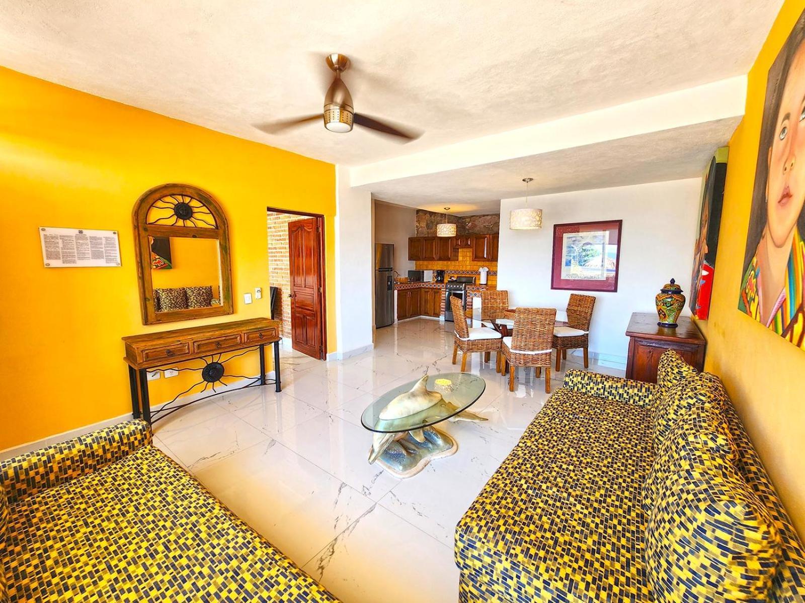 Vallarta Shores Beach Hotel プエルトバラータ エクステリア 写真