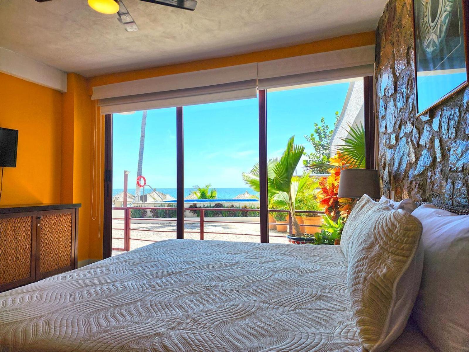 Vallarta Shores Beach Hotel プエルトバラータ エクステリア 写真