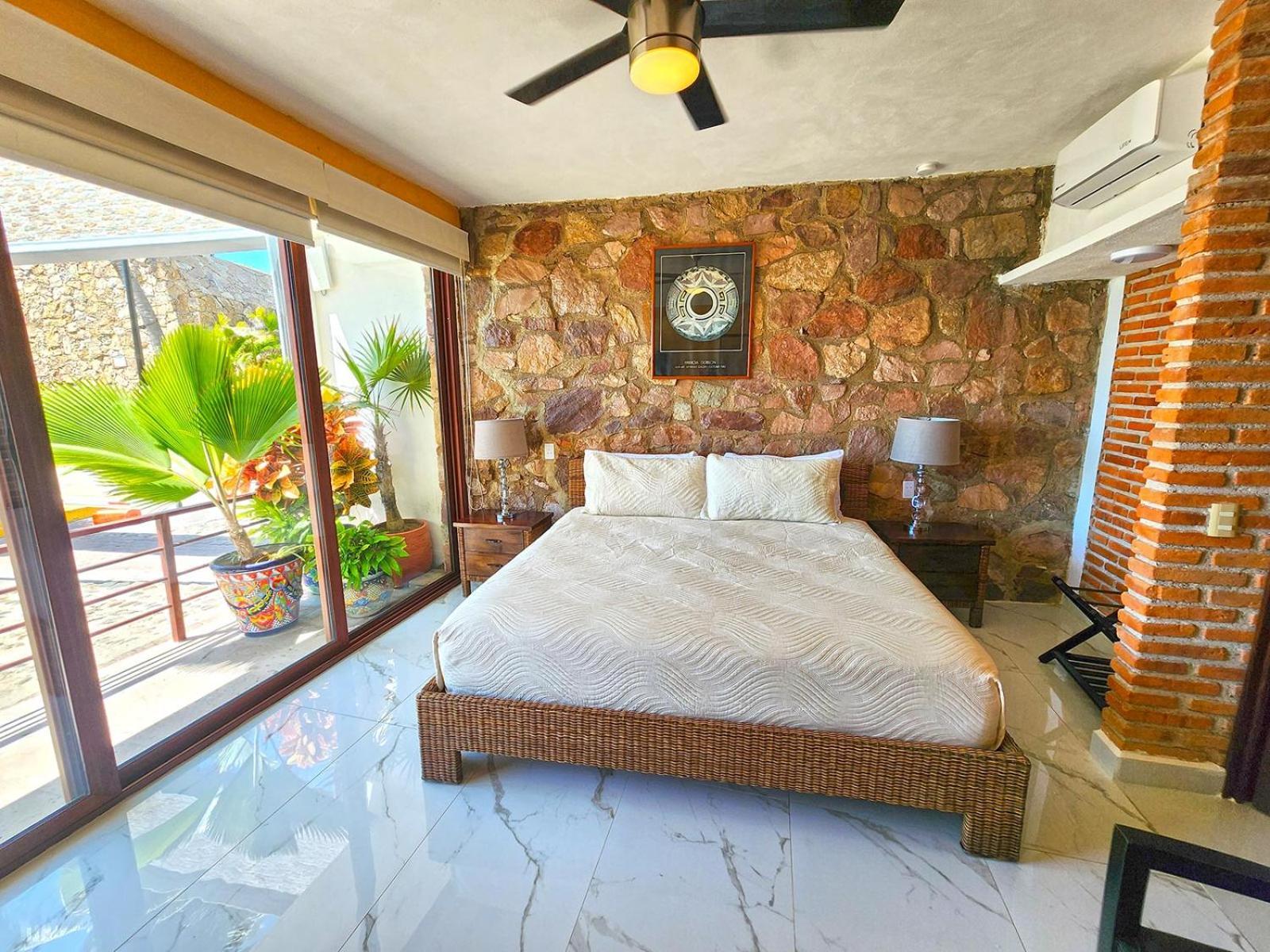 Vallarta Shores Beach Hotel プエルトバラータ エクステリア 写真