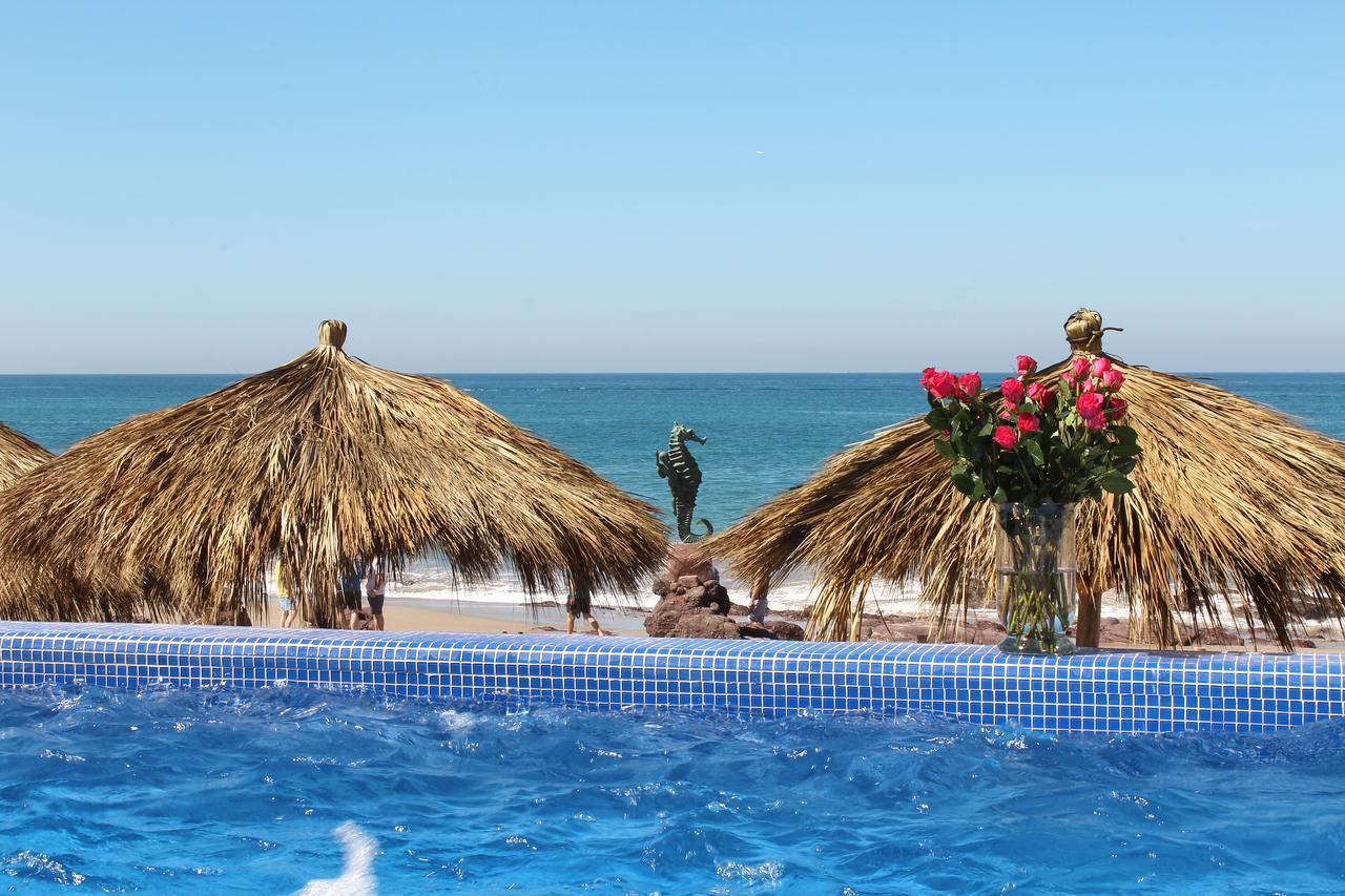 Vallarta Shores Beach Hotel プエルトバラータ エクステリア 写真