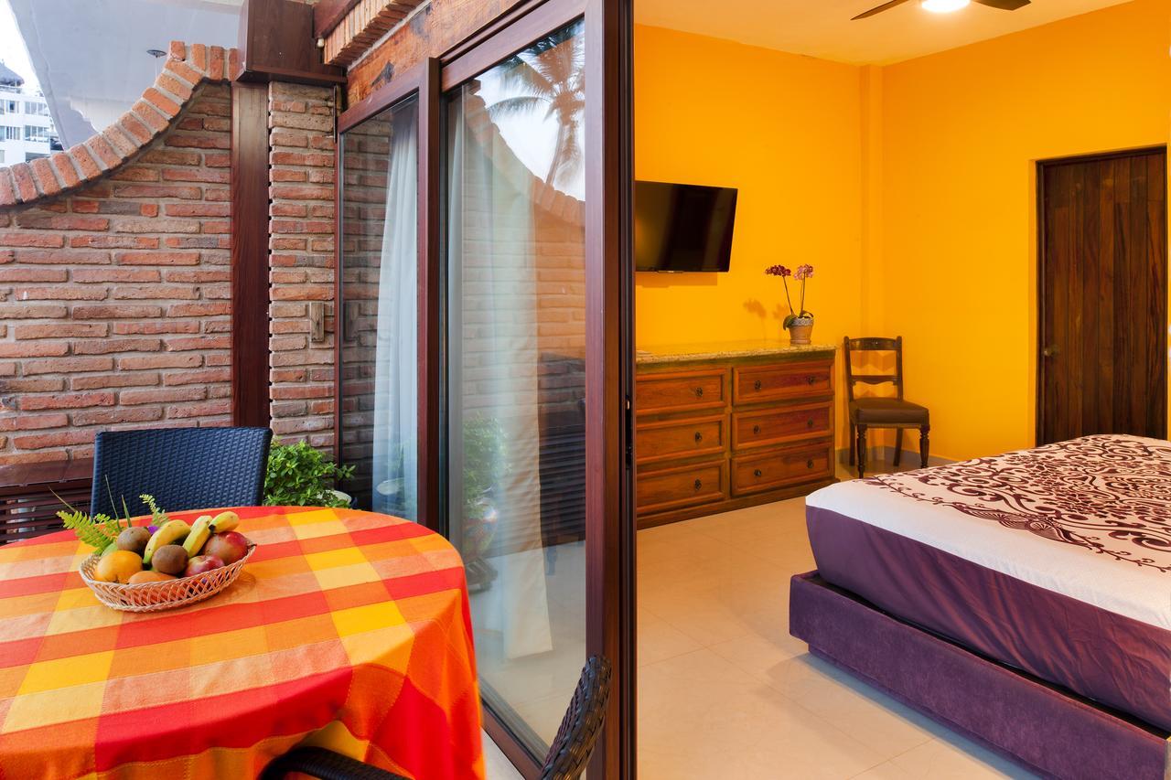 Vallarta Shores Beach Hotel プエルトバラータ エクステリア 写真